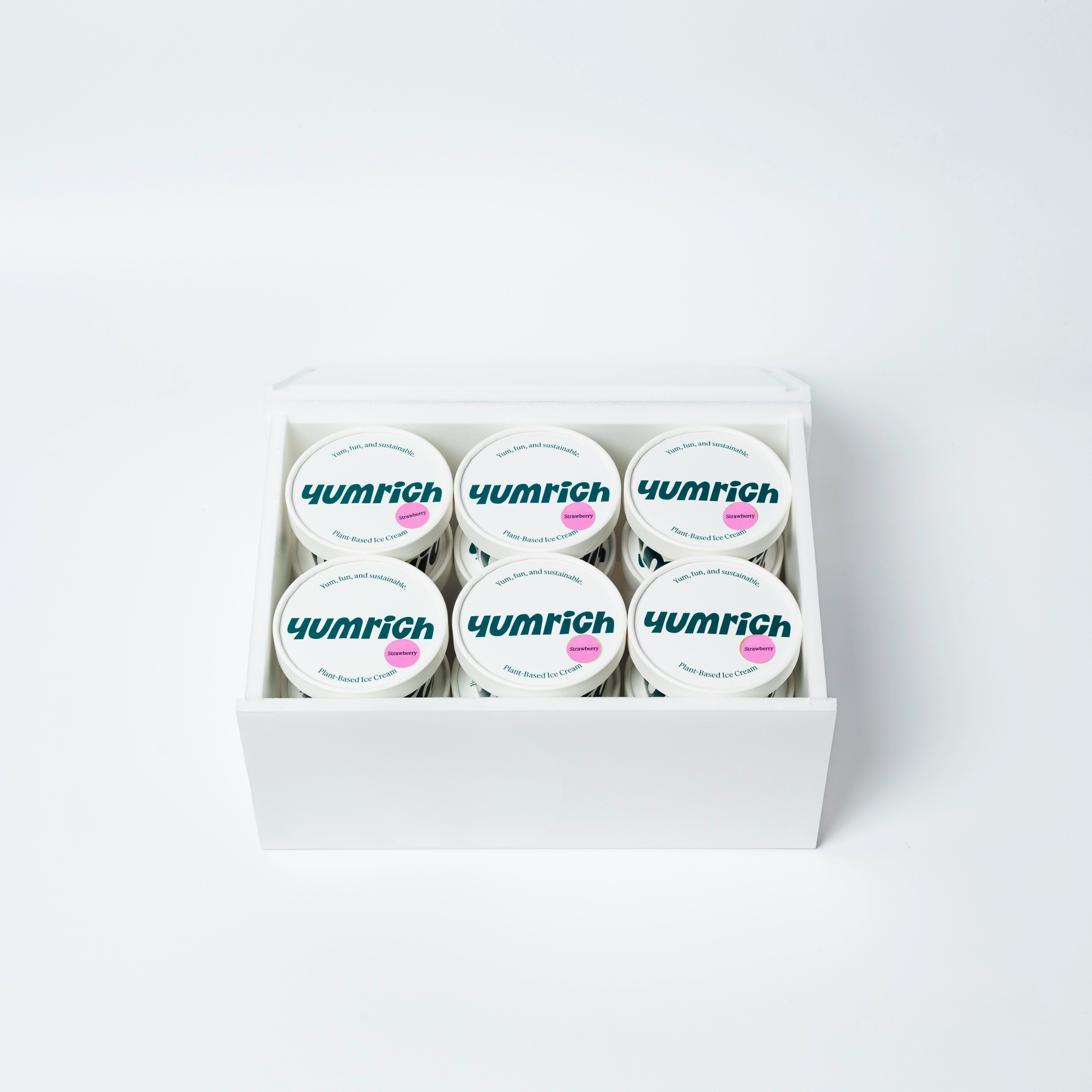 yumrich プラントベースアイス(ストロベリー)80mlカップ / スモールケース【1c/s=12個入】